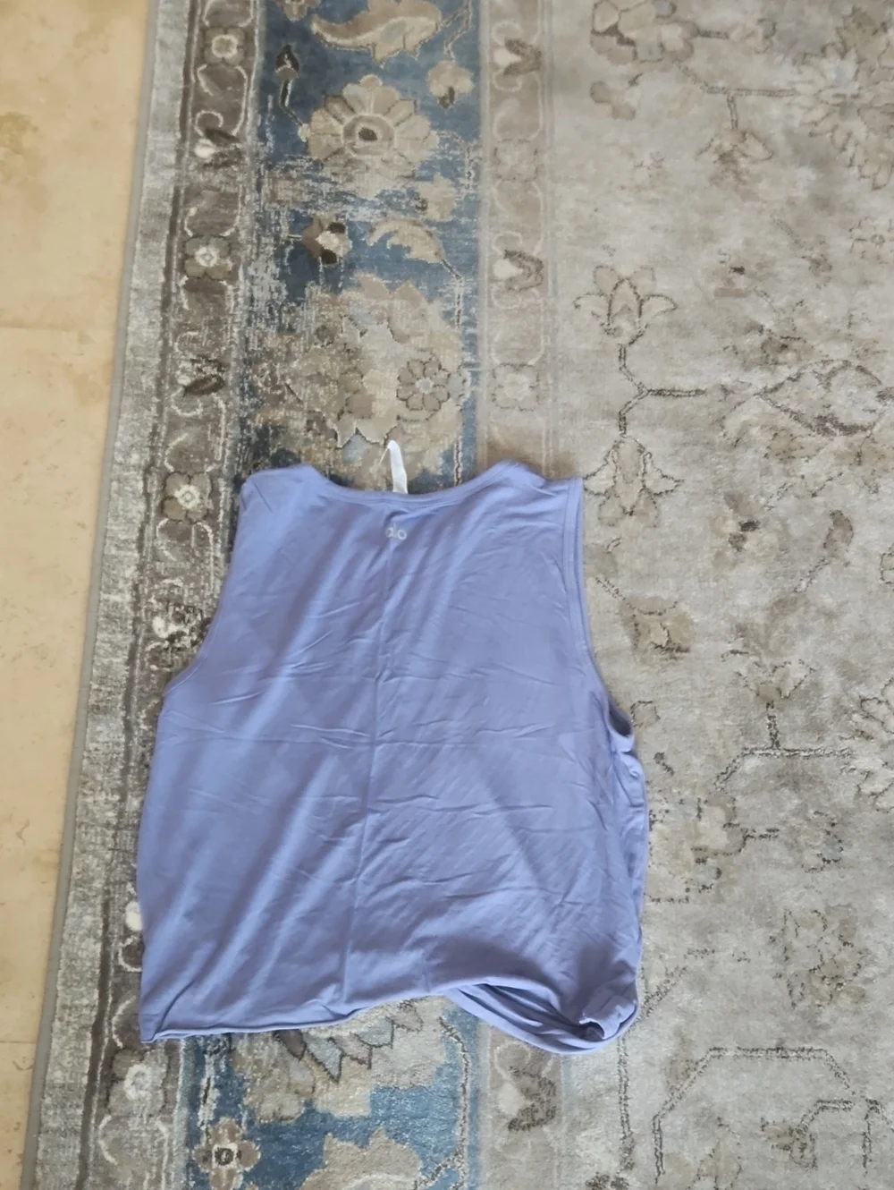 Alo Sleeveless Twist-Front Tank Top - Lavender